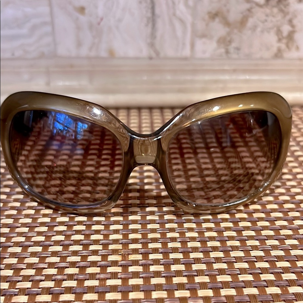 Trina Turk Brown Gradient Sunglasses with Cat-Eye Design
